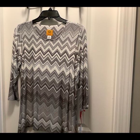 Ruby Red Plum,Gray,White Sharkbite Blouse size PS - Picture 3 of 4